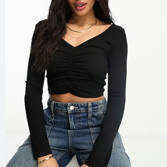 < Zara Black Long Sleeve Ruched Crop Top > - Picture 5 of 5